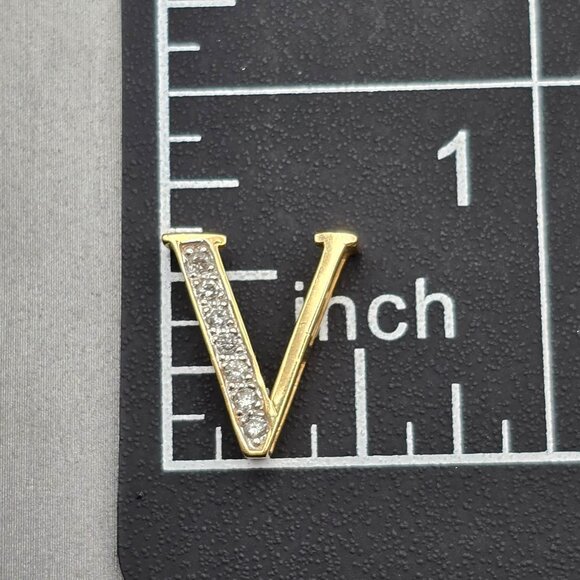 14K Plumb Yellow Gold “V” Initial Pendant Prong-Set Diamonds .625"x.5" 1.03g - Picture 7 of 9